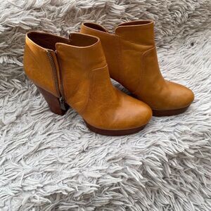Gianni Bini‎ Boots Womens 9 M Cognac Brown  Leather Platform Bootie Pre Owned